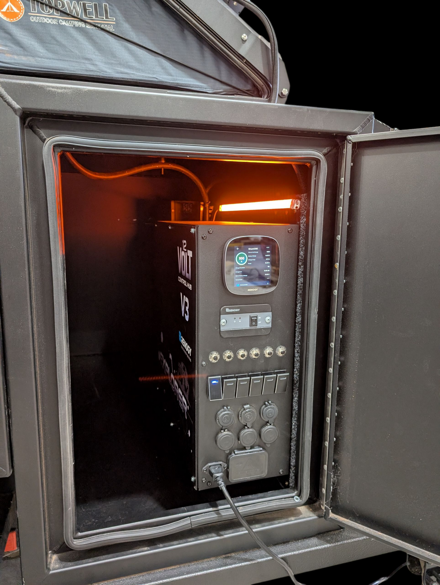 V3 Canopy 12 volt power hub